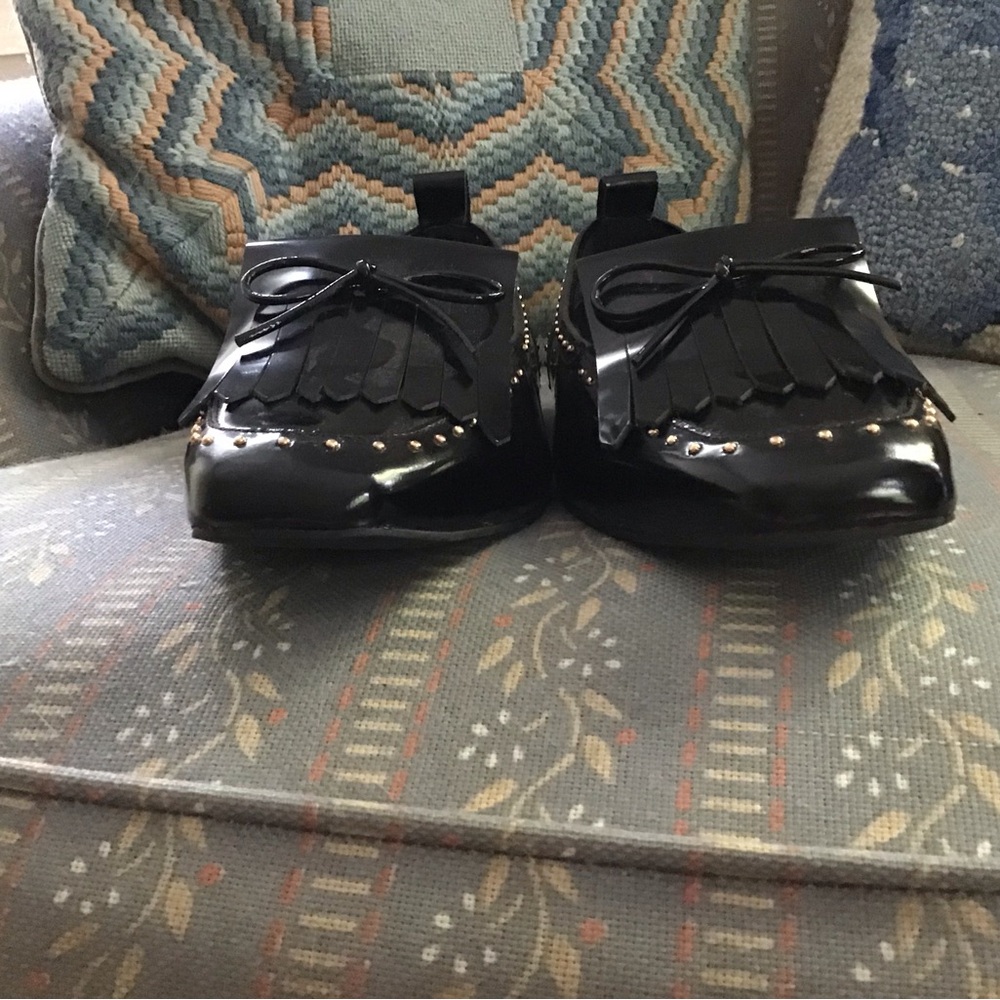 Kelsi Dagger Black Patent Leather Flats with Bow Detail - Picture 5 of 9